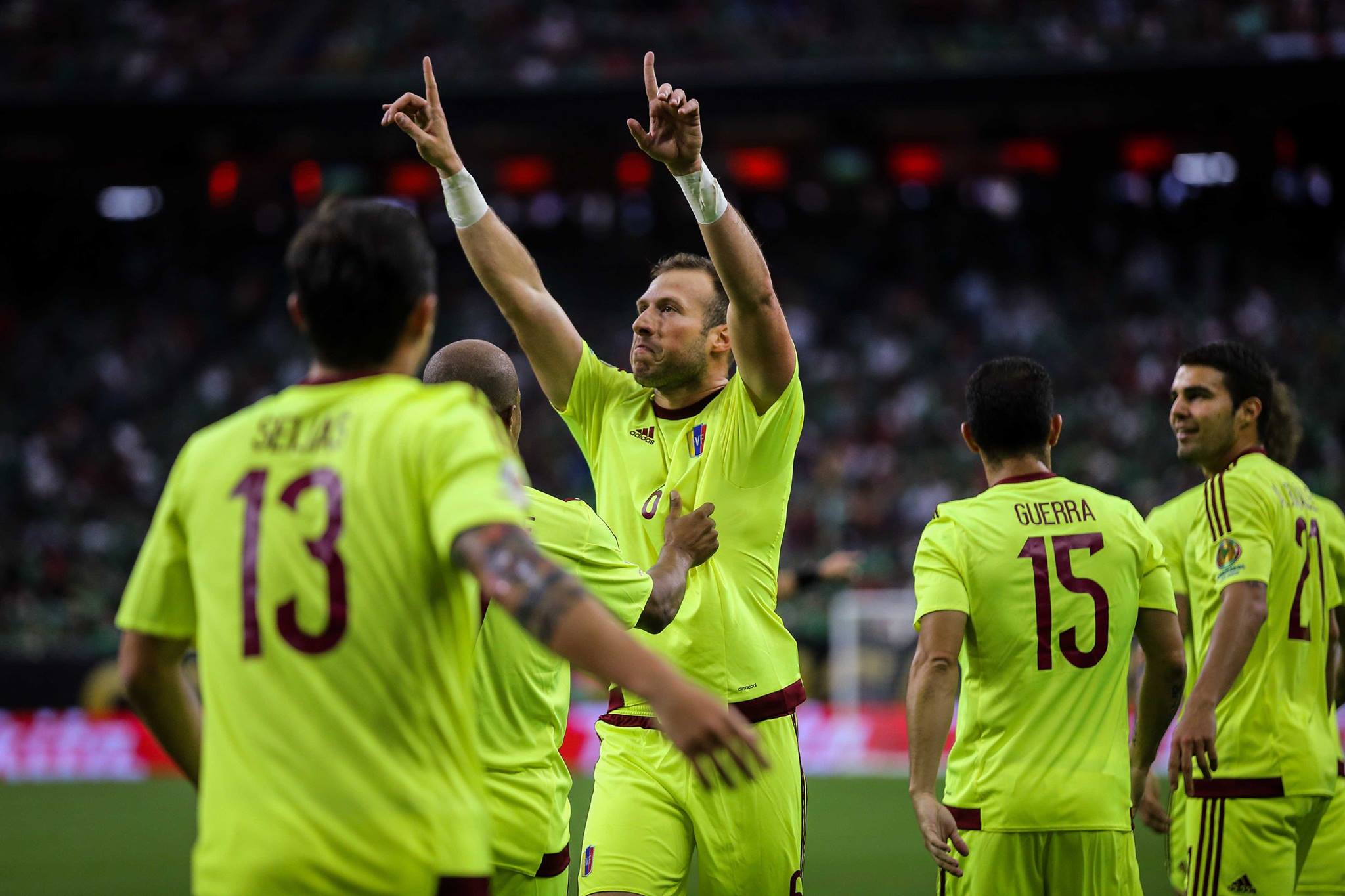 'Sema' celebra el momentáneo 1-0 ante México. foto prensa FVF